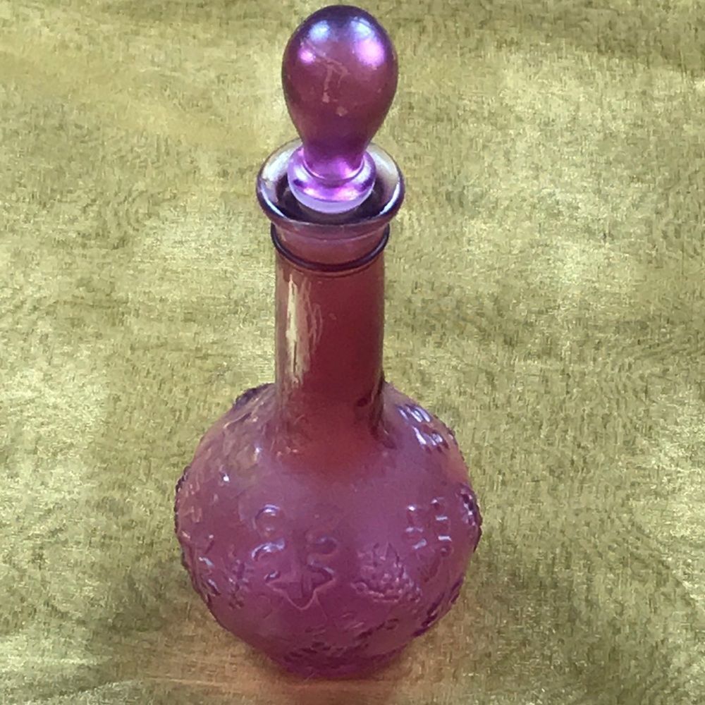VTG, Avon Skin So Bath Glass Grapes Purple